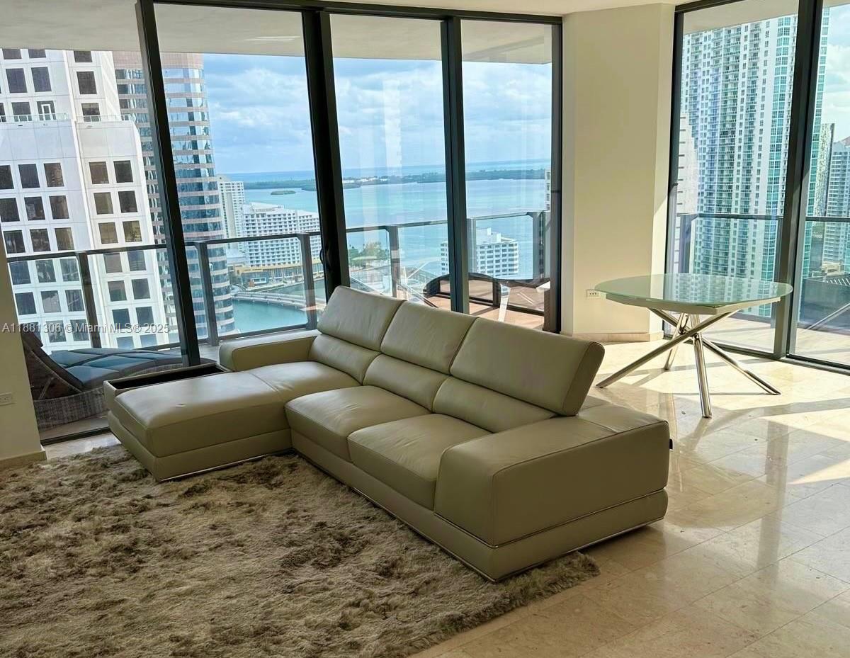 Apartamento à Venda em Miami, FL