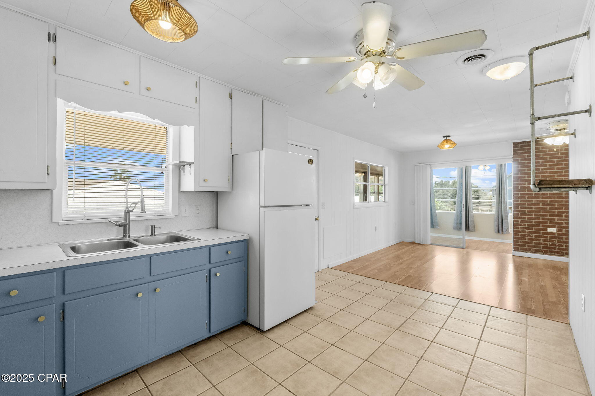 Image 18 For 22107 Bataan Avenue