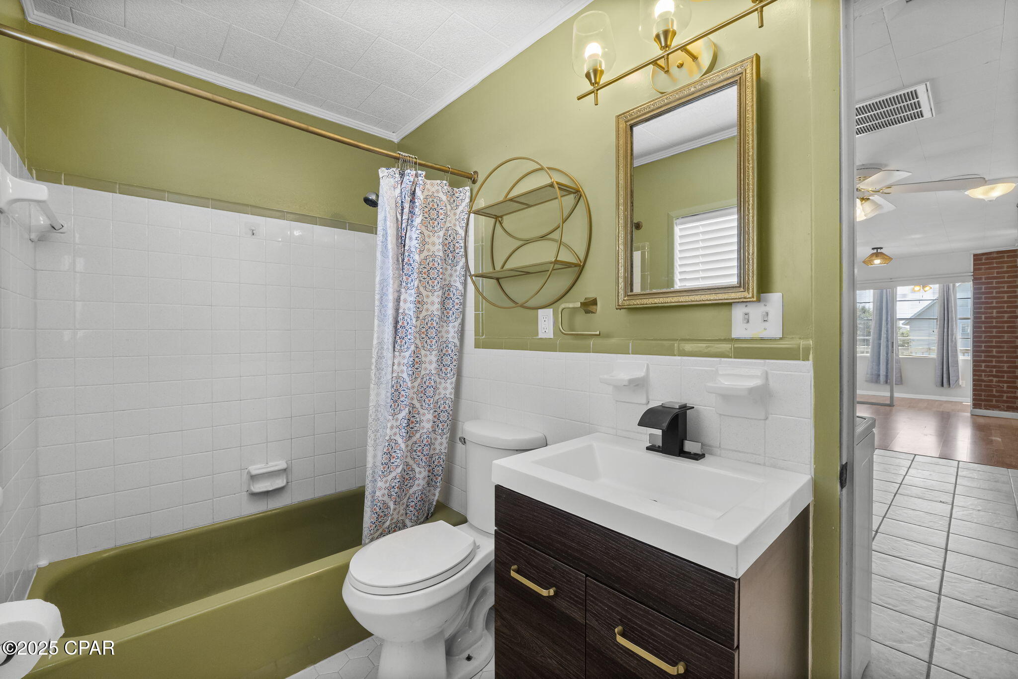 Image 22 For 22107 Bataan Avenue