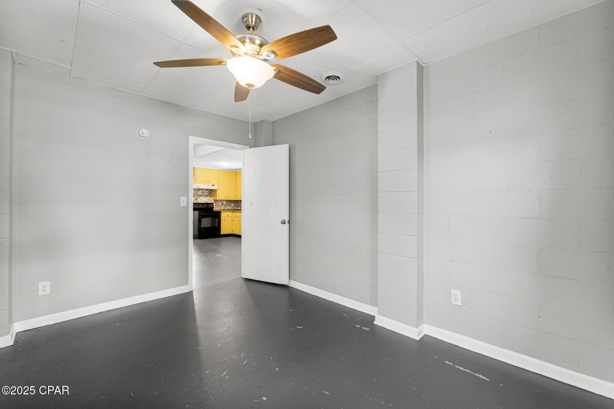 Image 37 For 22107 Bataan Avenue