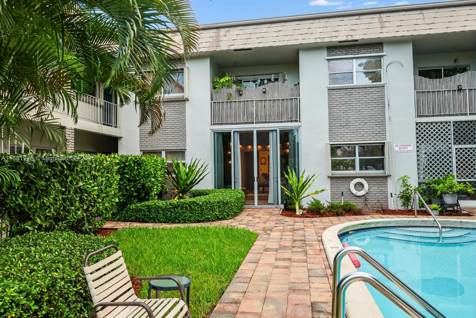 Oakland East Manors Condo