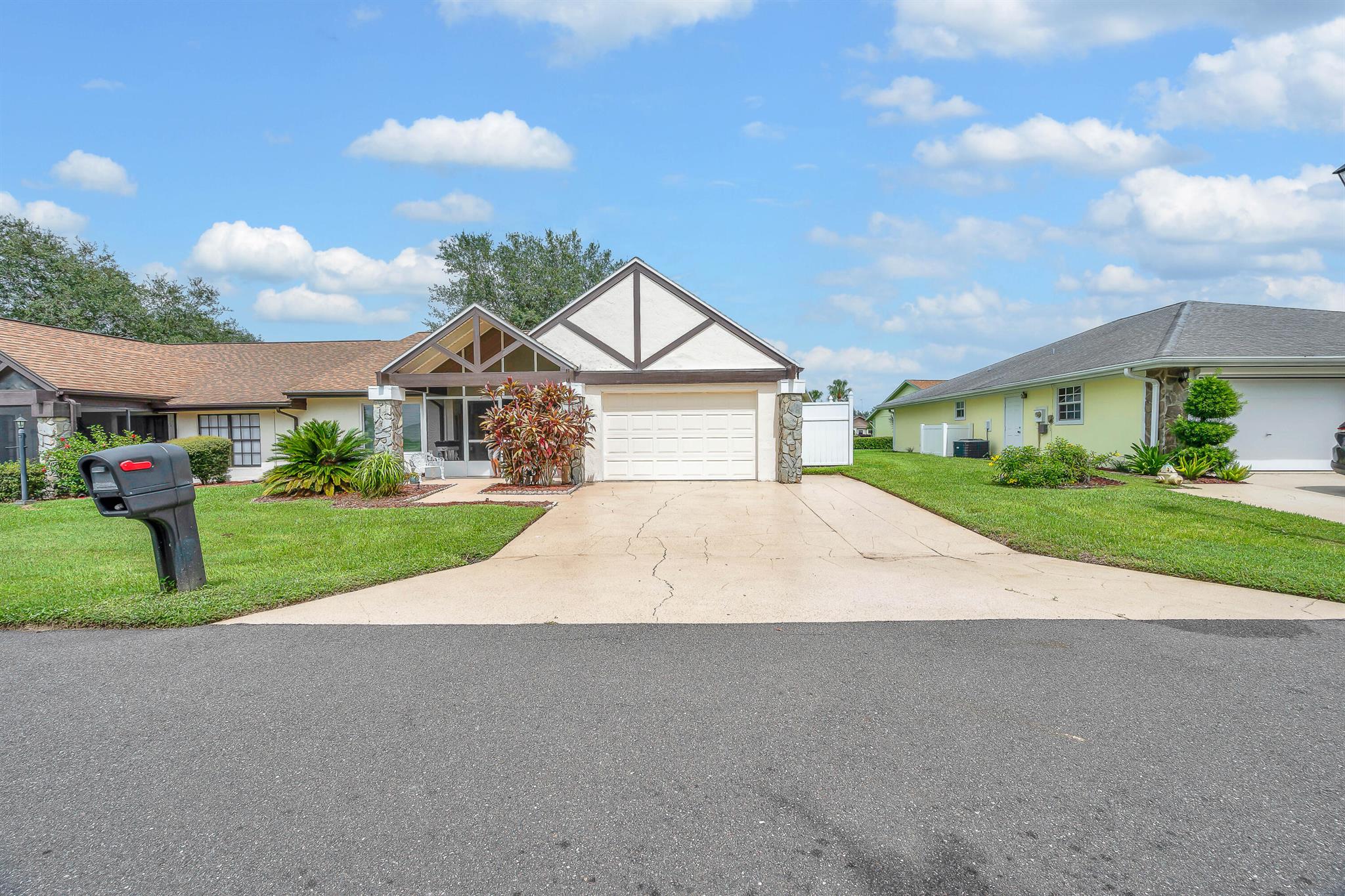 Homes for sale in Lake Placid, FL | 211 Brentwood Dr N, Lake Placid, FL 33852 | MLS# R11125545