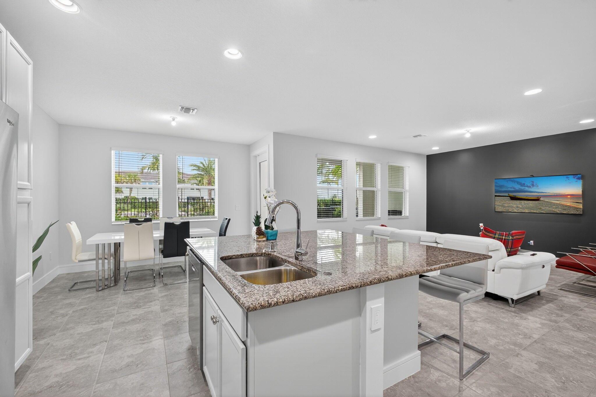 Homes for sale in Westlake, FL | 16131 Oakview Dr, Westlake, FL 33470 | MLS# R11125554