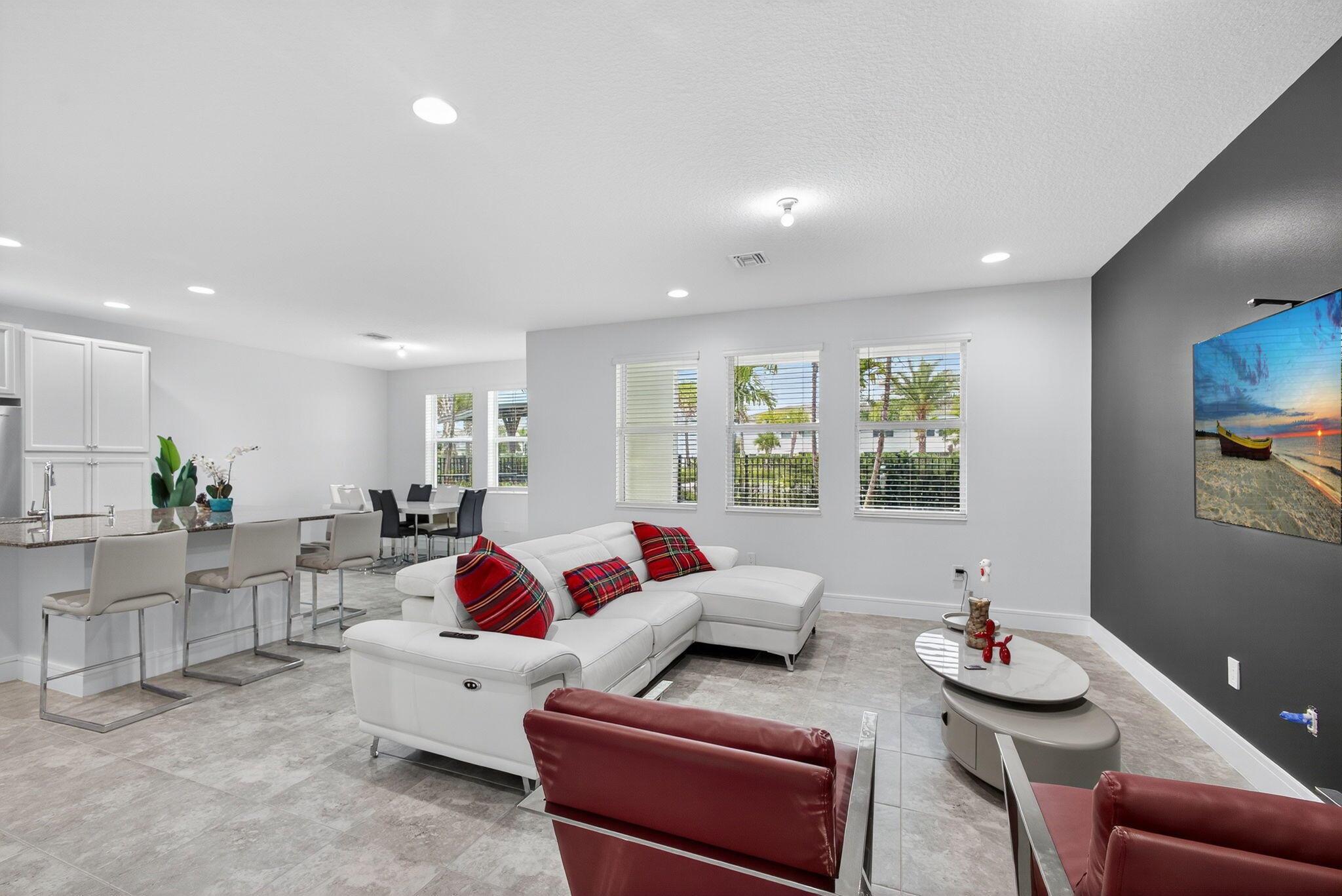 Homes for sale in Westlake, FL | 16131 Oakview Dr, Westlake, FL 33470 | MLS# R11125554