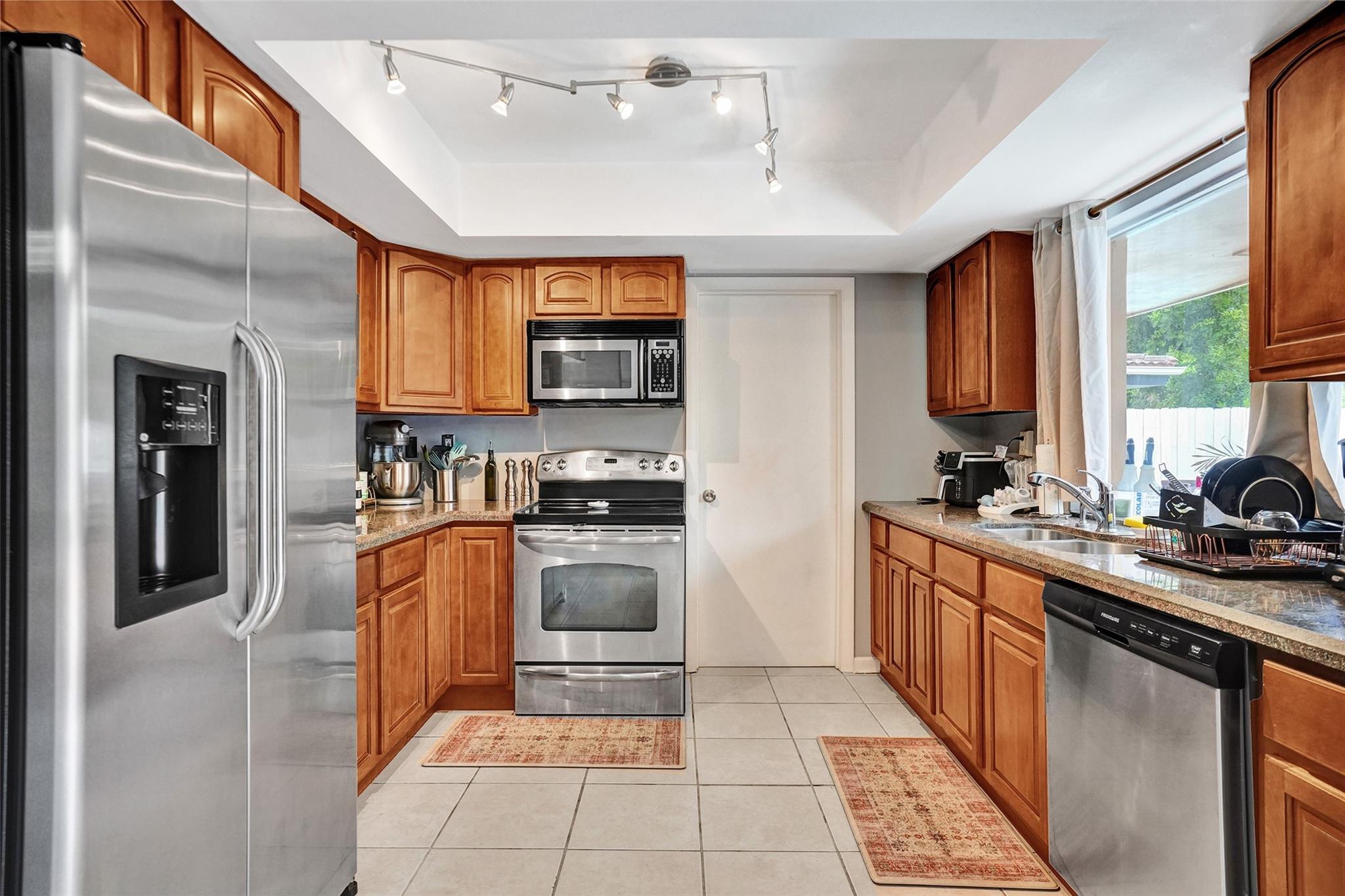 Stainless appliances