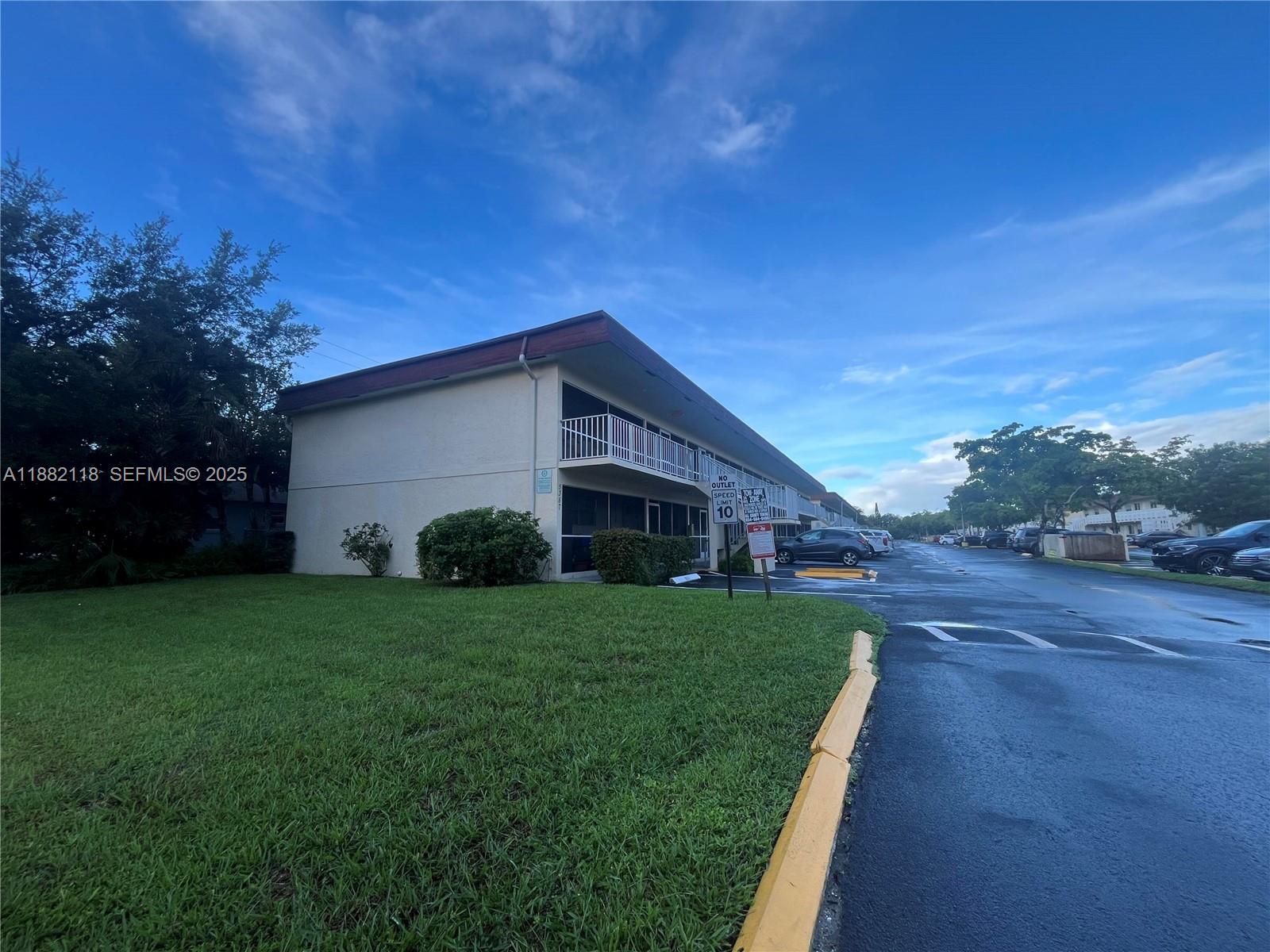 Homes for sale in Dania Beach, FL | 5387 Sw 40th Ave #103, Dania Beach, FL 33314 | MLS# A11882118