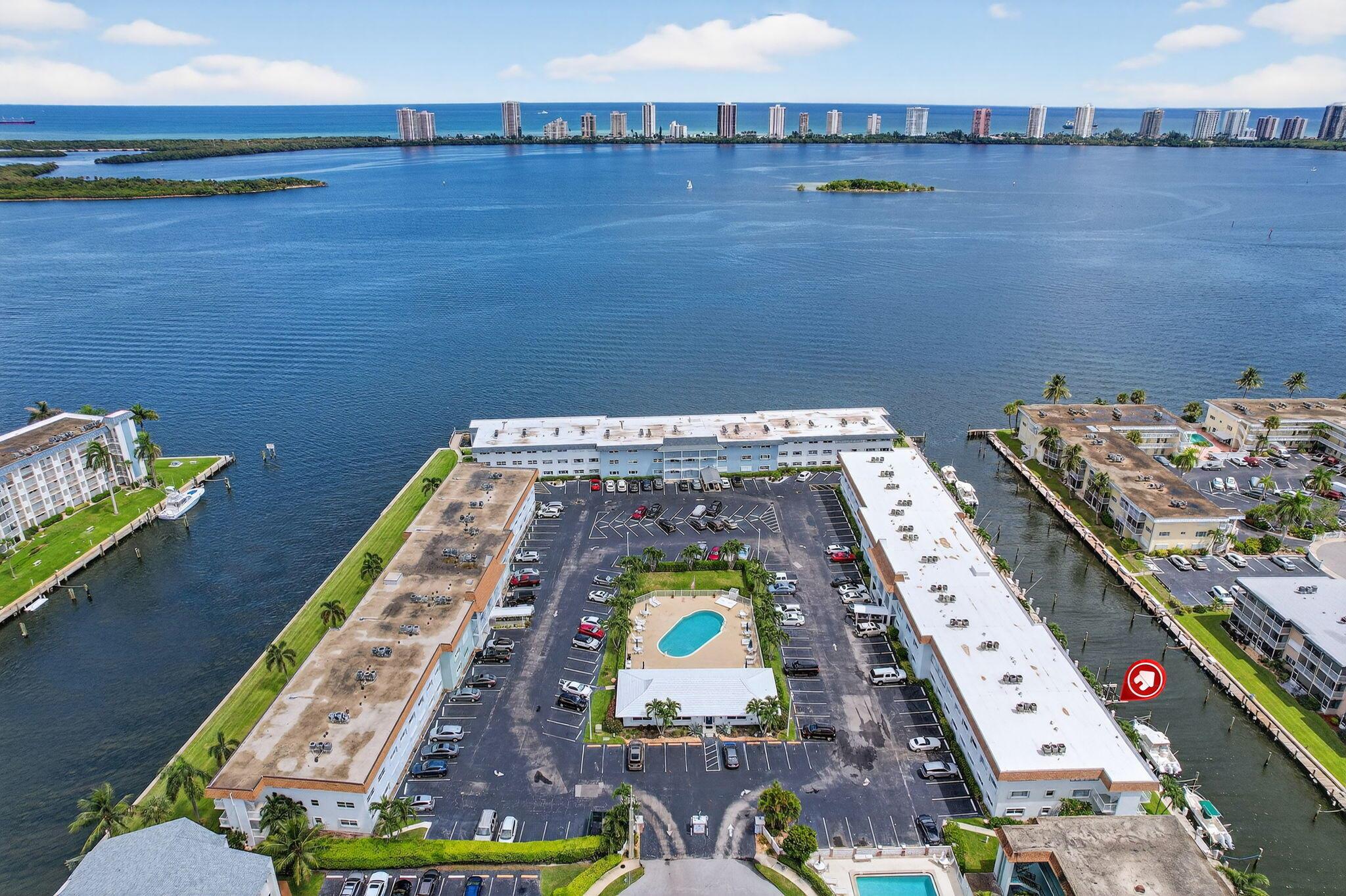 Shore Club Apts B & C Con