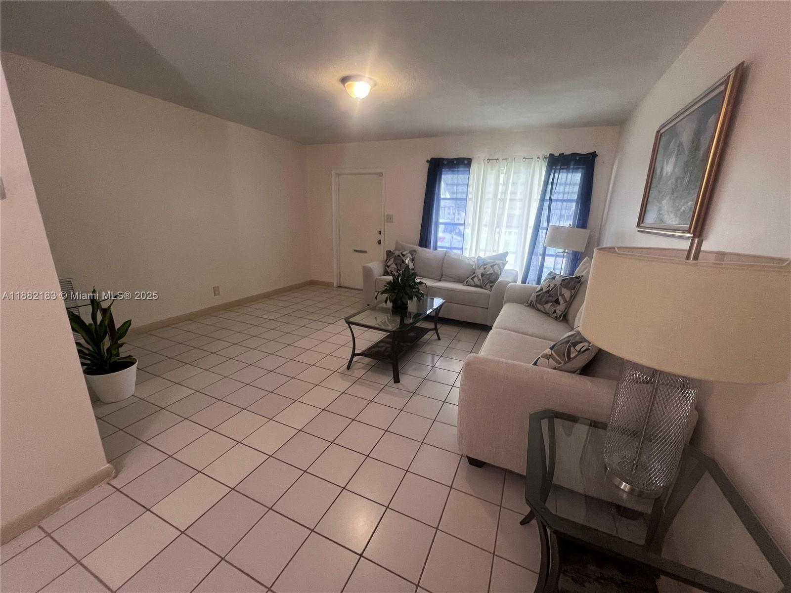 Homes for sale in Tamarac, FL | 6806 Nw 75Th Dr, Tamarac, FL 33321 | MLS# A11882183