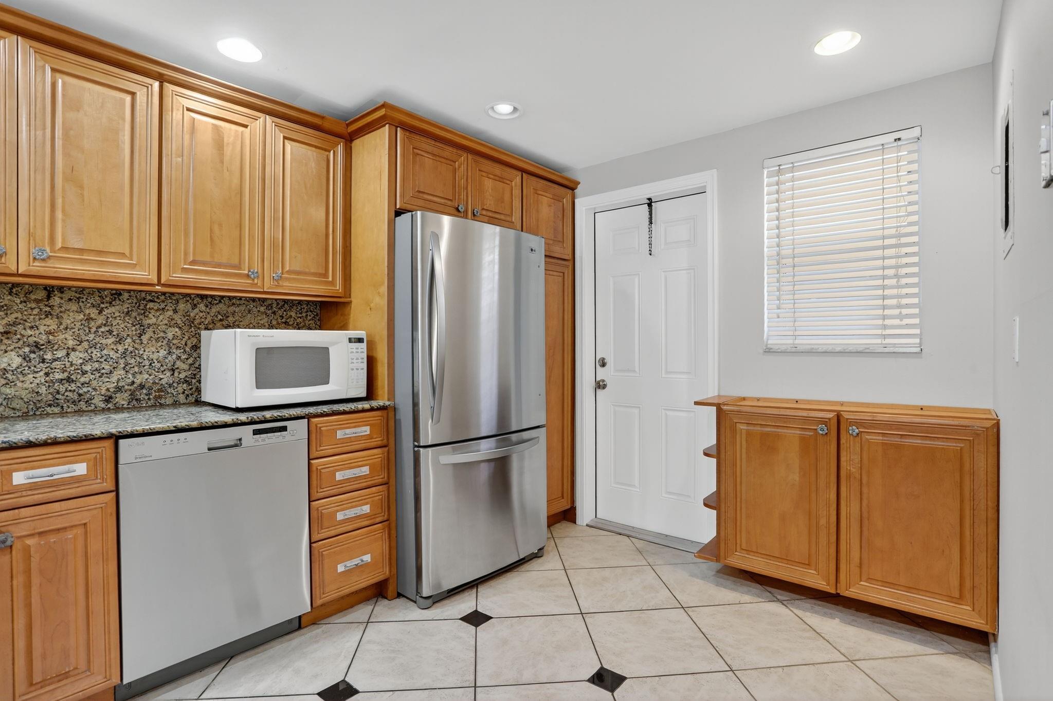 Homes for sale in Oakland Park, FL | 3050 Ne 16Th Avenue #107, Oakland Park, FL 33334 | MLS# F10527412