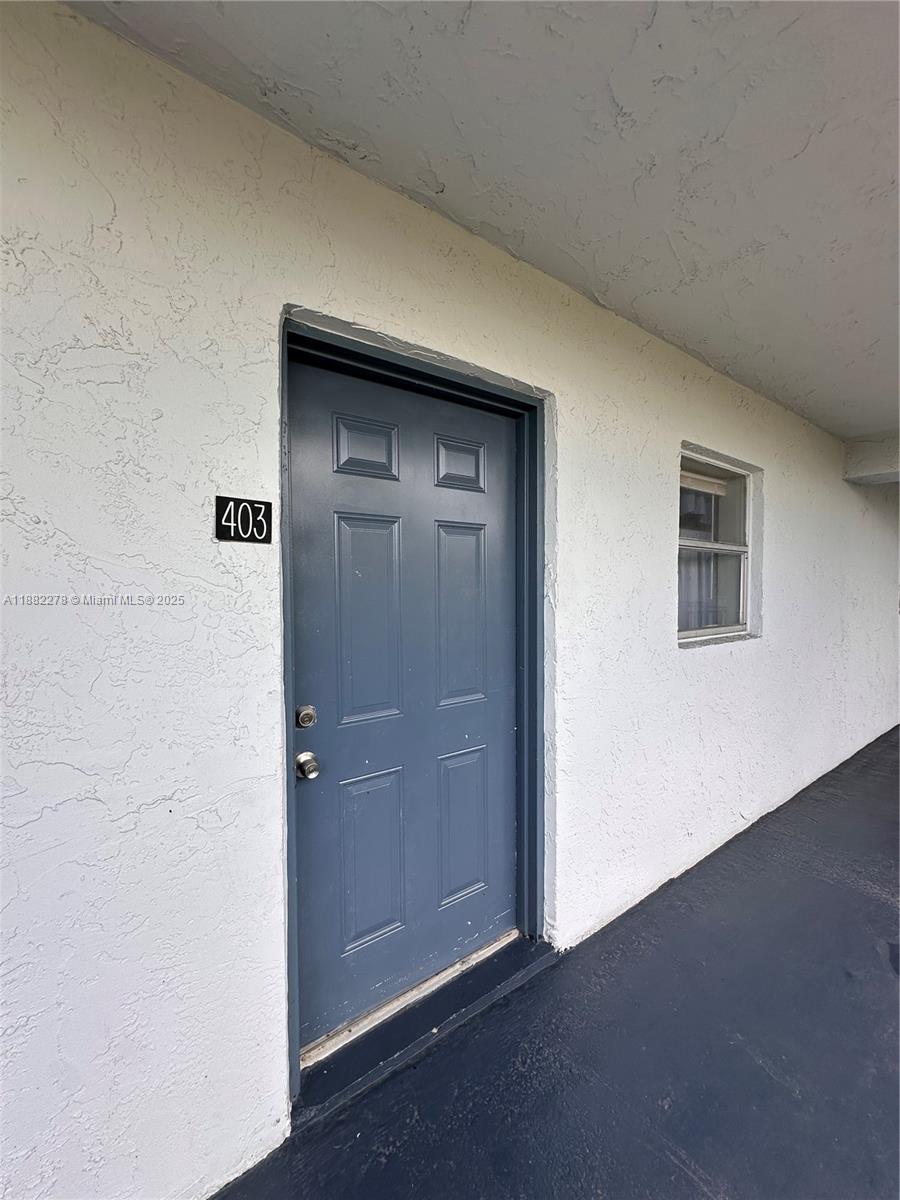 Somerset At Lauderdale La