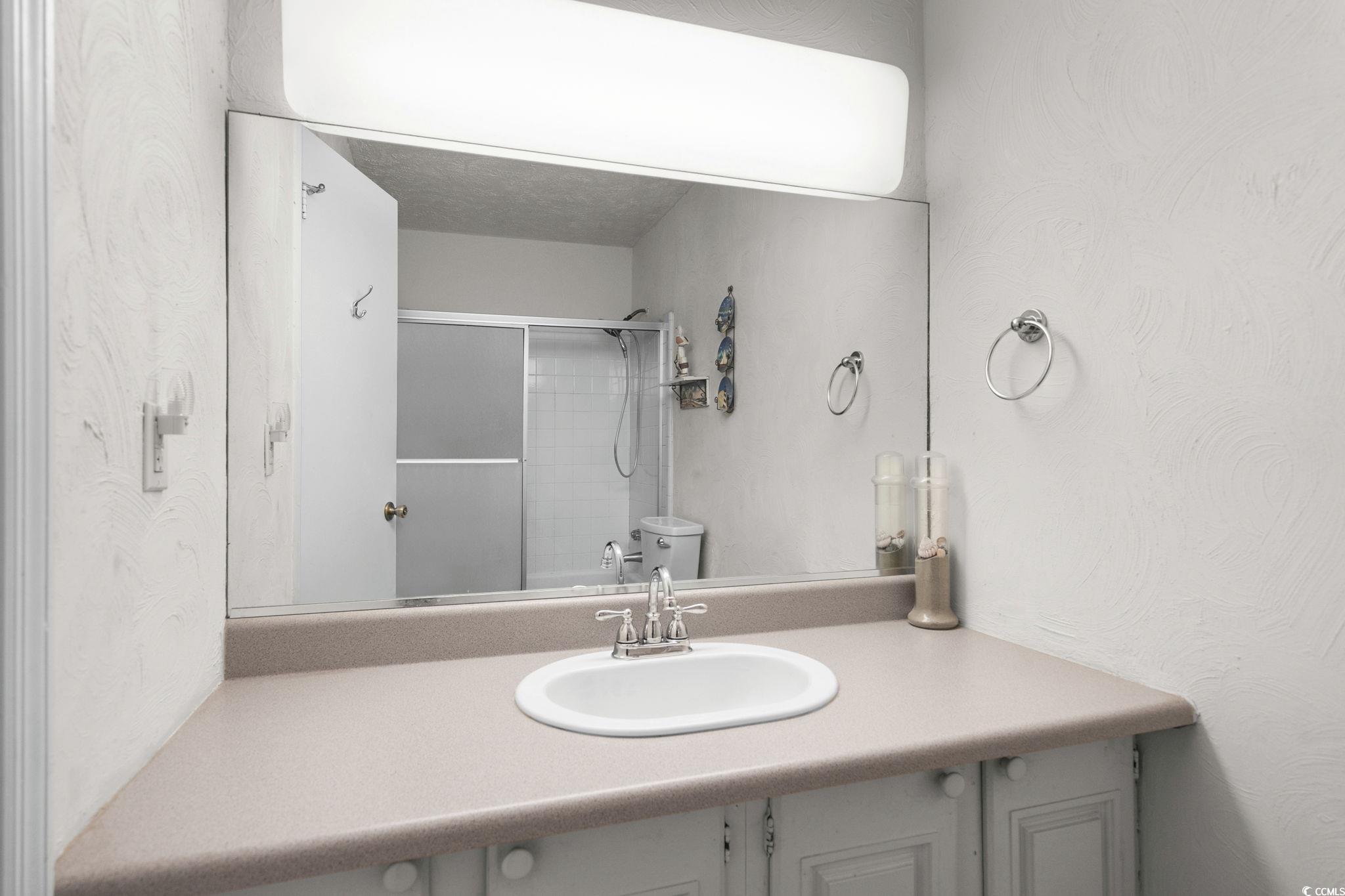 2523095 | Photo 25