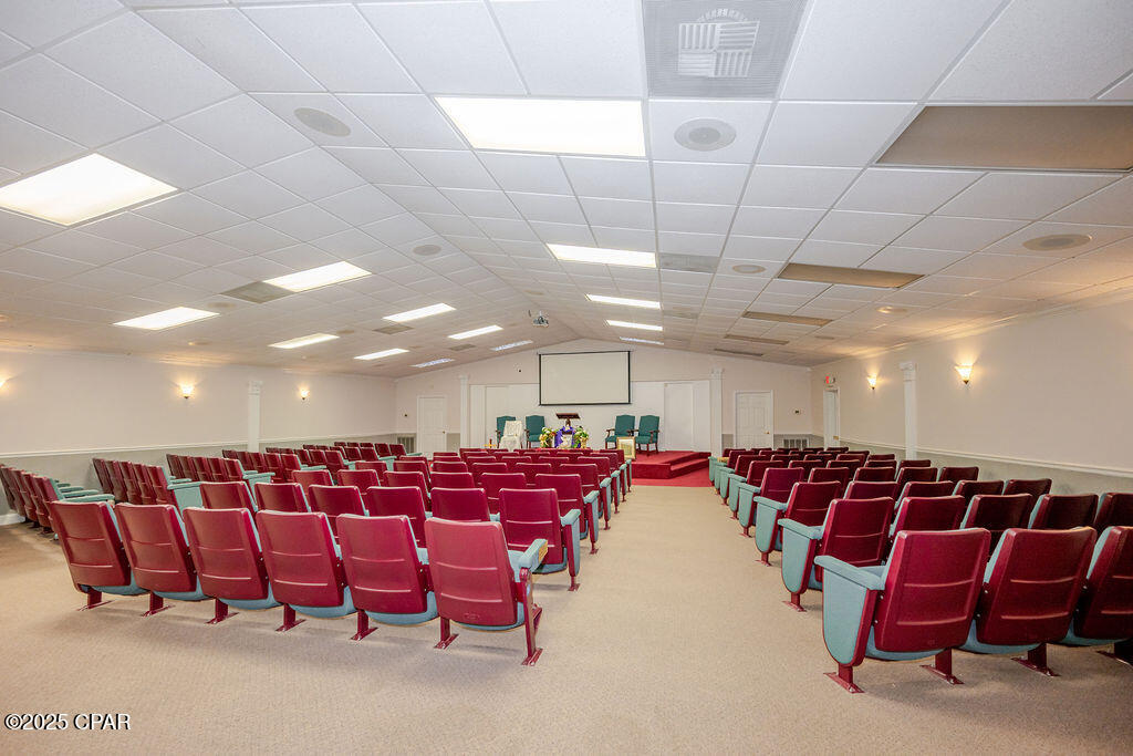 Listing photo id 11 for 8904 Highway 2301