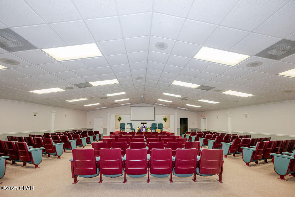 Listing photo id 14 for 8904 Highway 2301