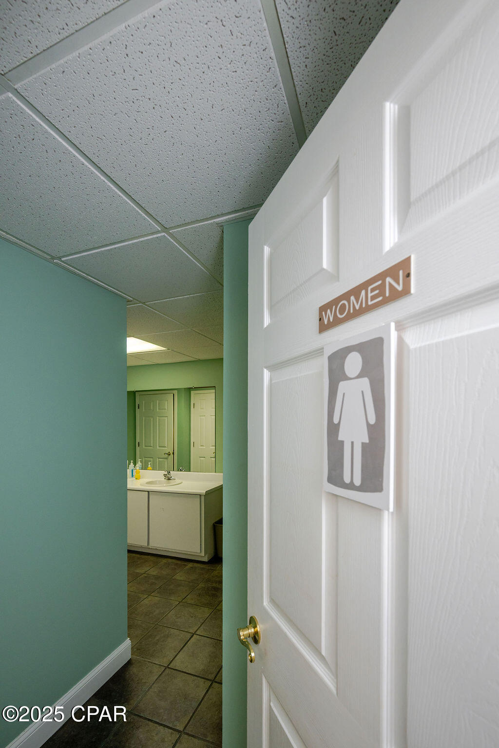 Listing photo id 21 for 8904 Highway 2301