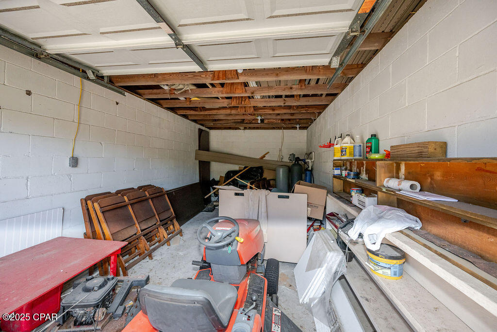 Listing photo id 36 for 8904 Highway 2301