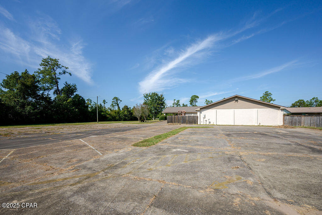 Listing photo id 5 for 8904 Highway 2301