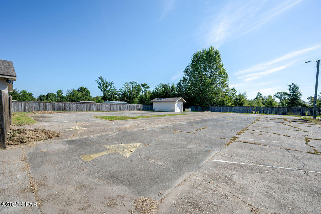 Listing photo id 6 for 8904 Highway 2301