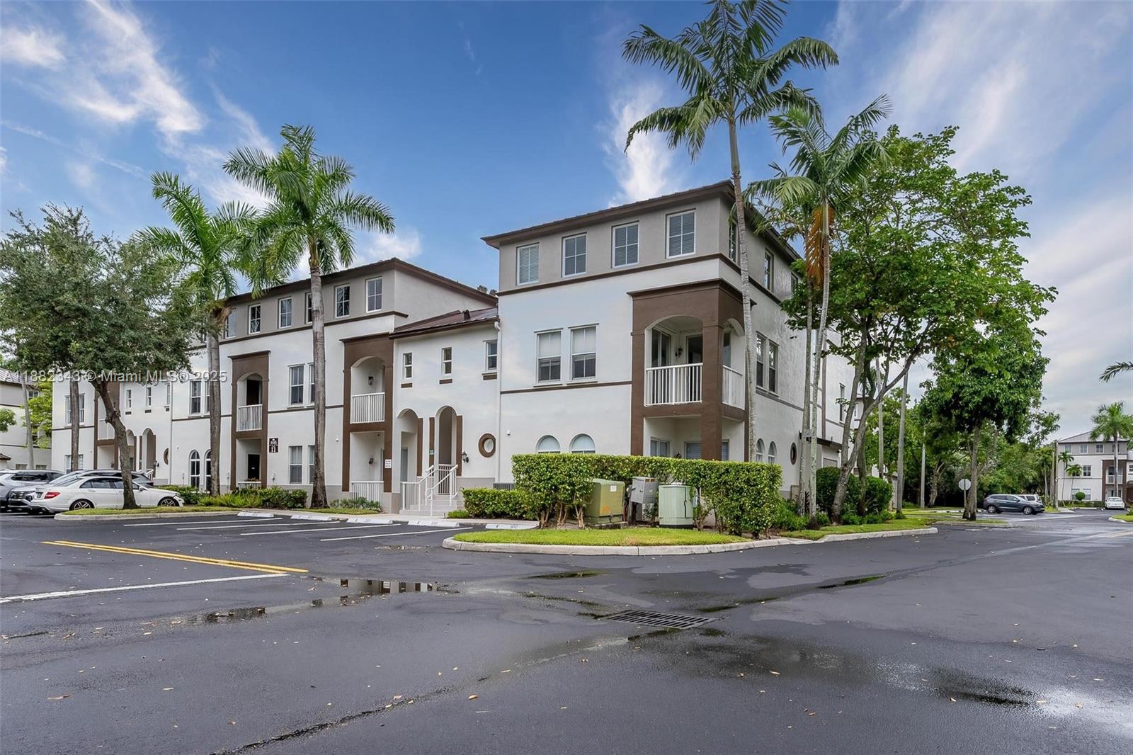 Courtyards Four Condo