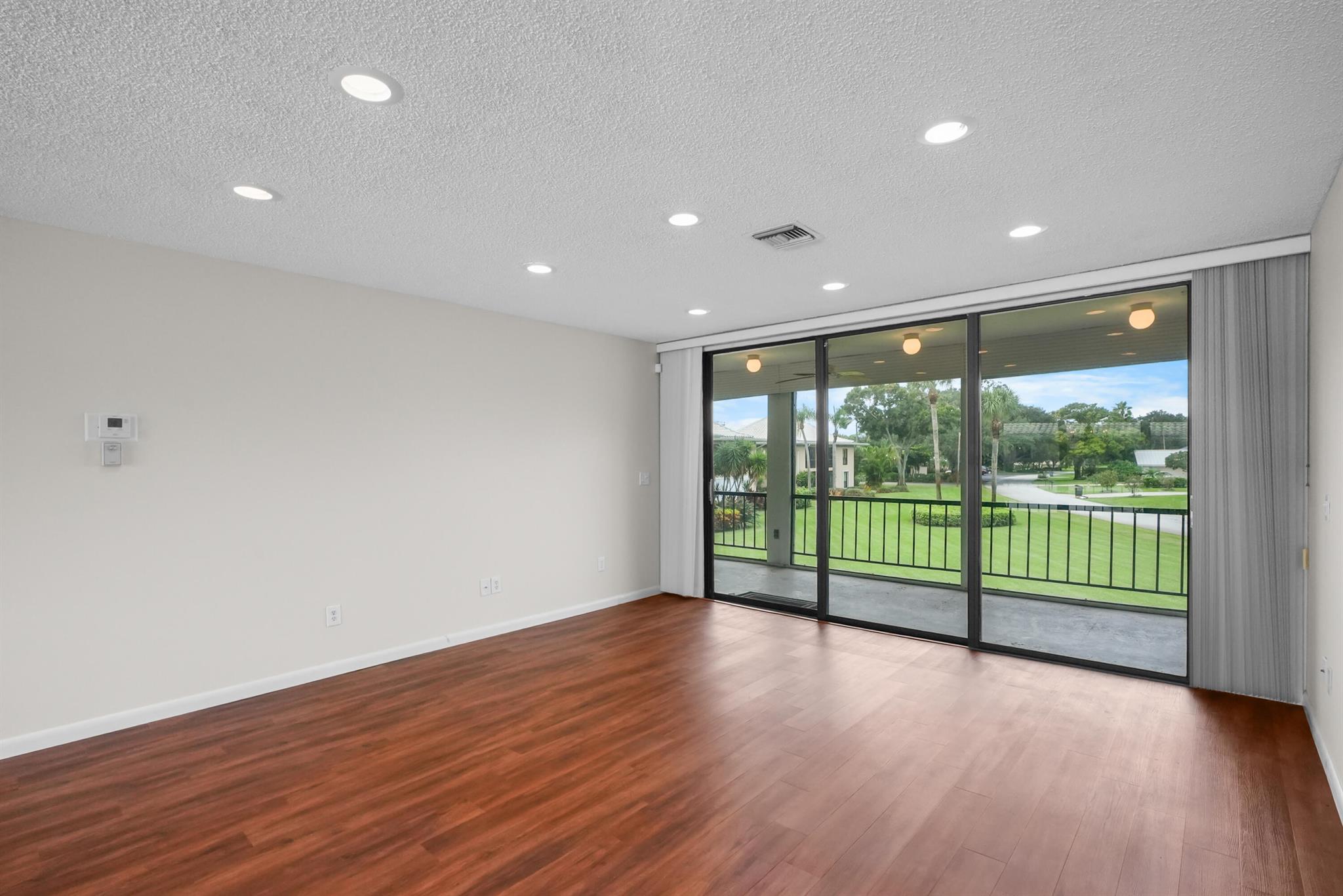 Homes for sale in Tequesta, FL | 16 Se Turtle Creek Dr #E, Tequesta, FL 33469 | MLS# R11125754