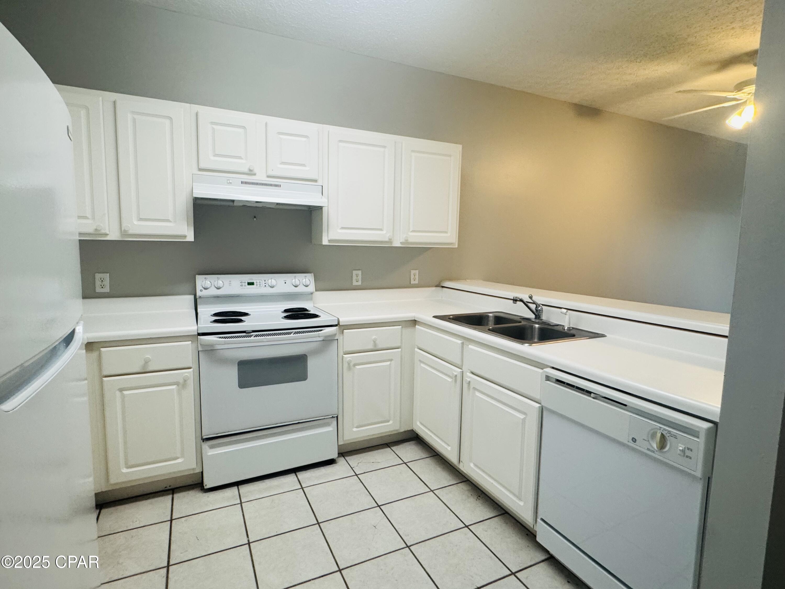 Image 3 For 34 Herons Watch Way 3202