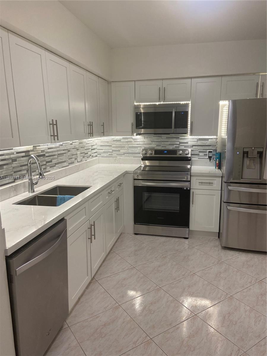 Hallandale Gardens Condo