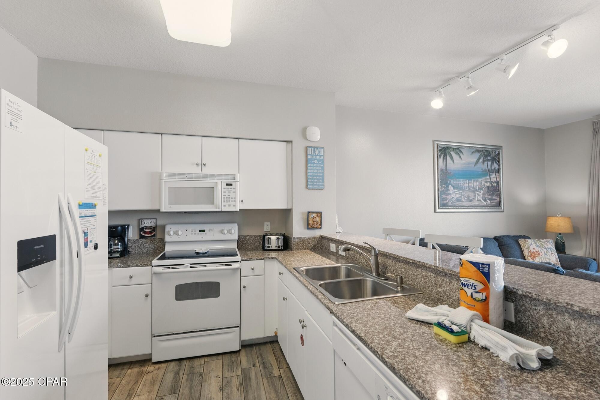 Image 11 For 9900 Thomas Drive 2007