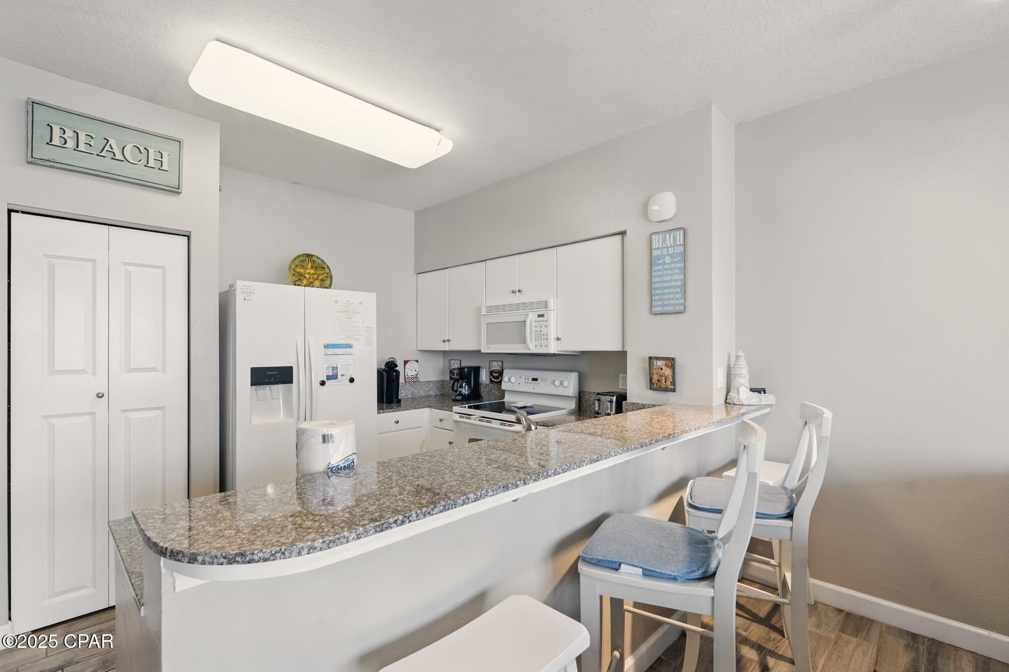 Image 9 For 9900 Thomas Drive 2007