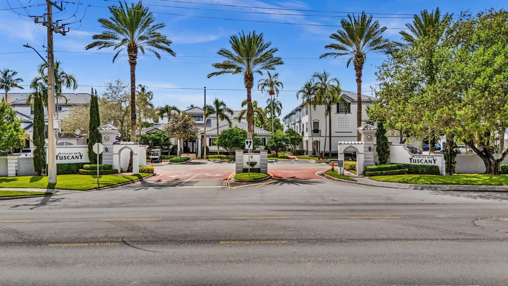 Villas De Tuscany Condo