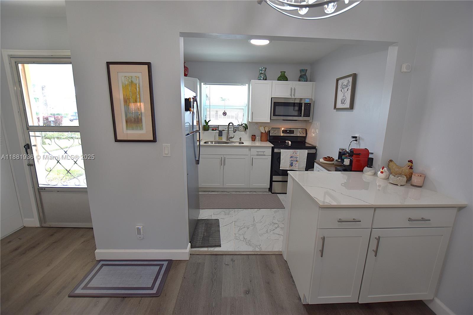 Elegant master bedroom retreat at 2572 Emory Dr - Condo in West Palm Beach