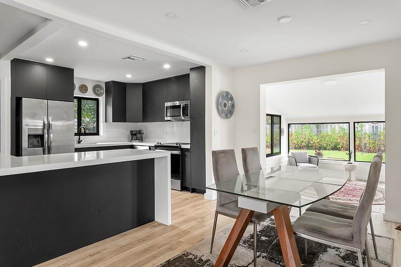 Kitchen & Dining Area