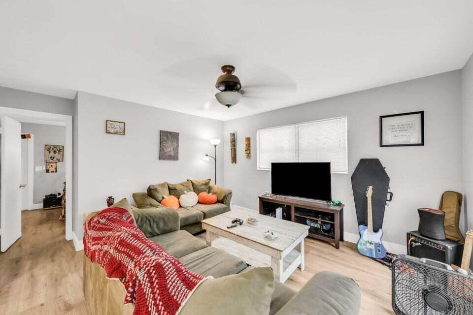 Homes for sale in Boynton Beach, FL | 431 Sw 1St Avenue, Boynton Beach, FL 33435 | MLS# R11125904