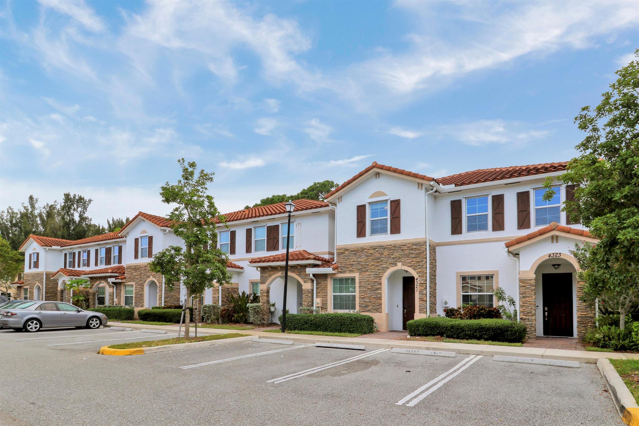 Charleston Commons 2