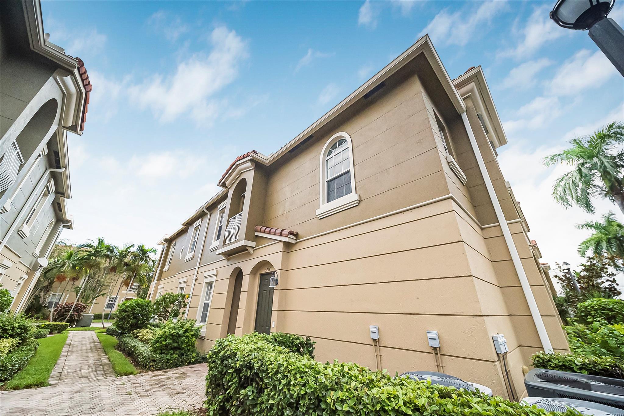 Homes for sale in Tamarac, FL | 5754 Hampton Hills Blvd #5754, Tamarac, FL 33321 | MLS# F10527871