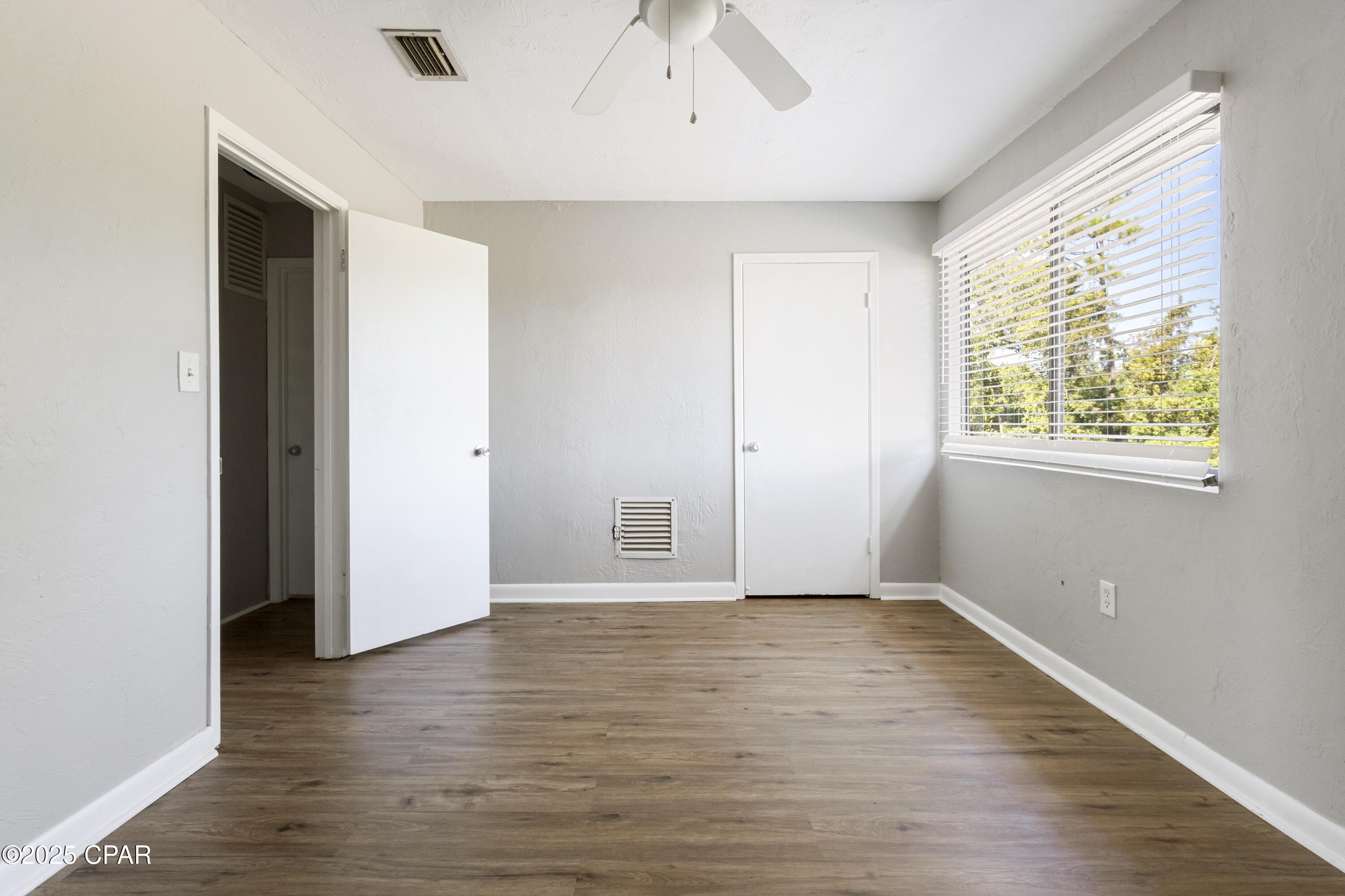 Image 18 For 1025 19th 28b Street 28b