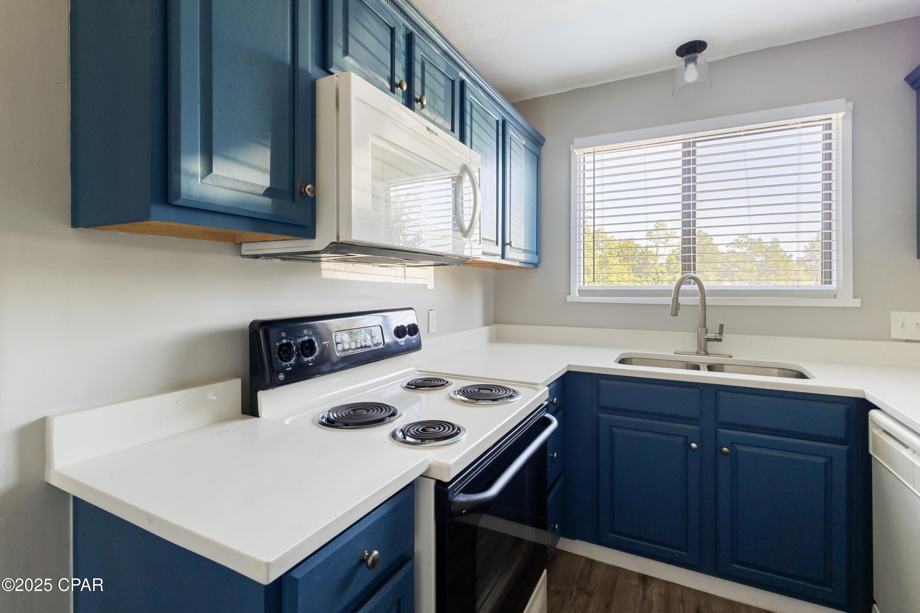 Image 7 For 1025 19th 28b Street 28b