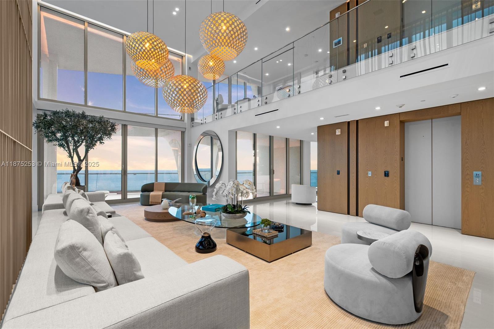 Apartamento à Venda em Sunny Isles Beach, FL