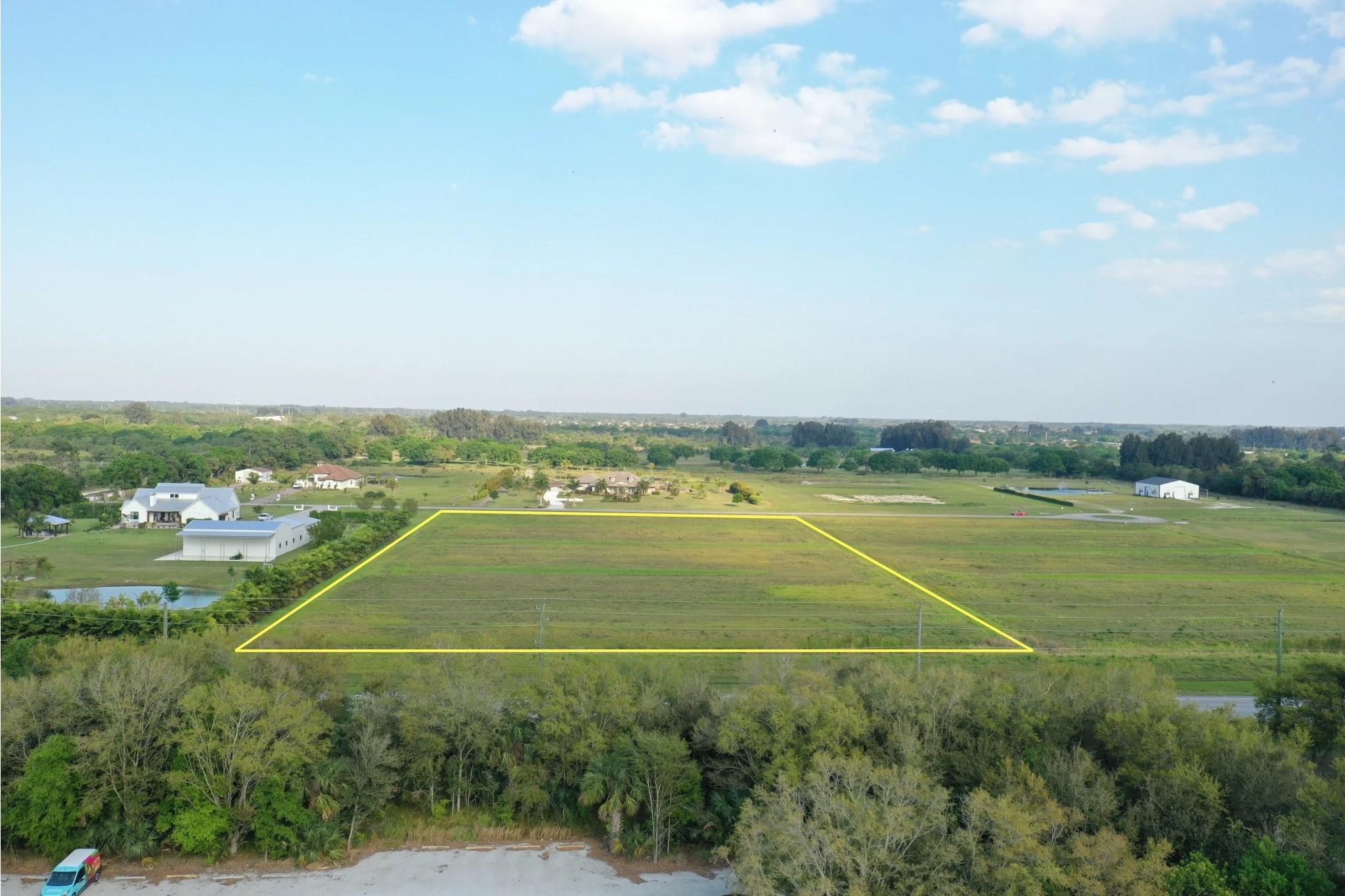 Homes for sale in Vero Beach, FL | 555 65th Avenue Sw, Vero Beach, FL 32968 | MLS# F10523250