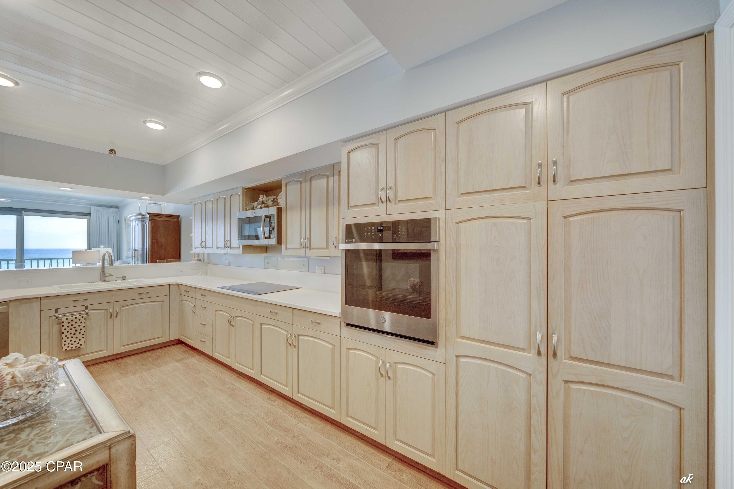 Image 6 For 6323 Thomas Drive 403