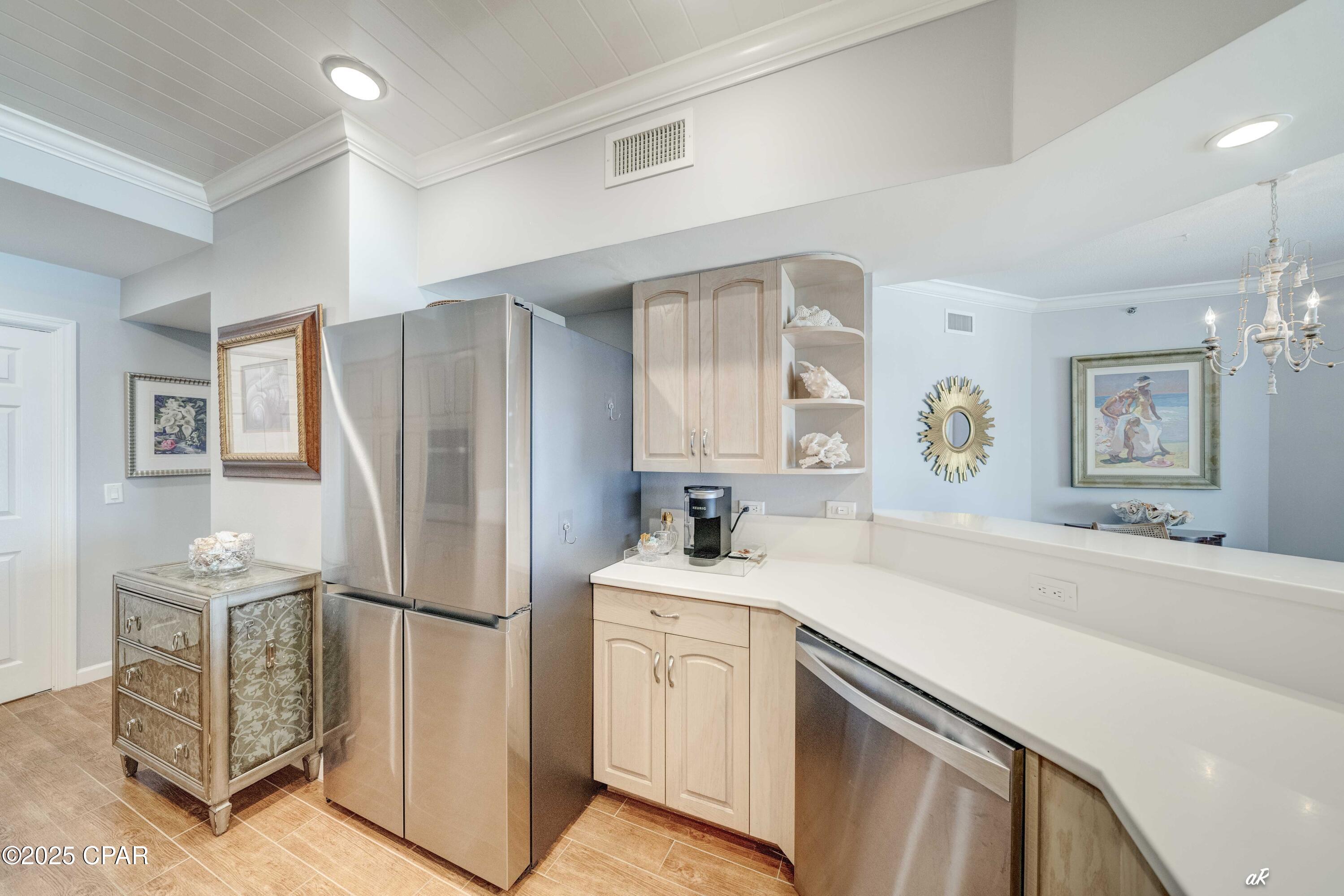 Image 8 For 6323 Thomas Drive 403