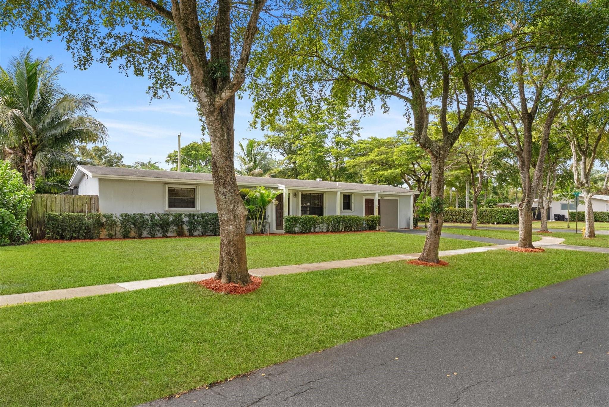 Homes for sale in Plantation, FL | 5672 Sw 2nd St, Plantation, FL 33317 | MLS# F10527846