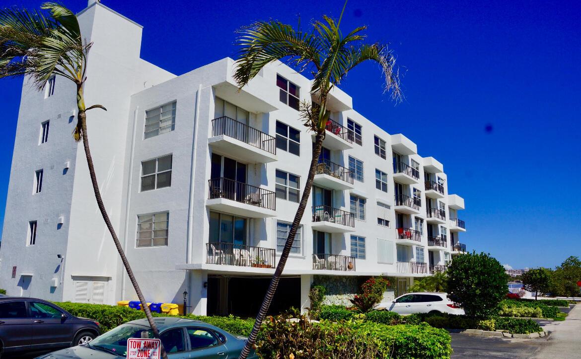 Homes for sale in Lantana, FL | 301 Croton Avenue #305, Lantana, FL 33462 | MLS# R11126138