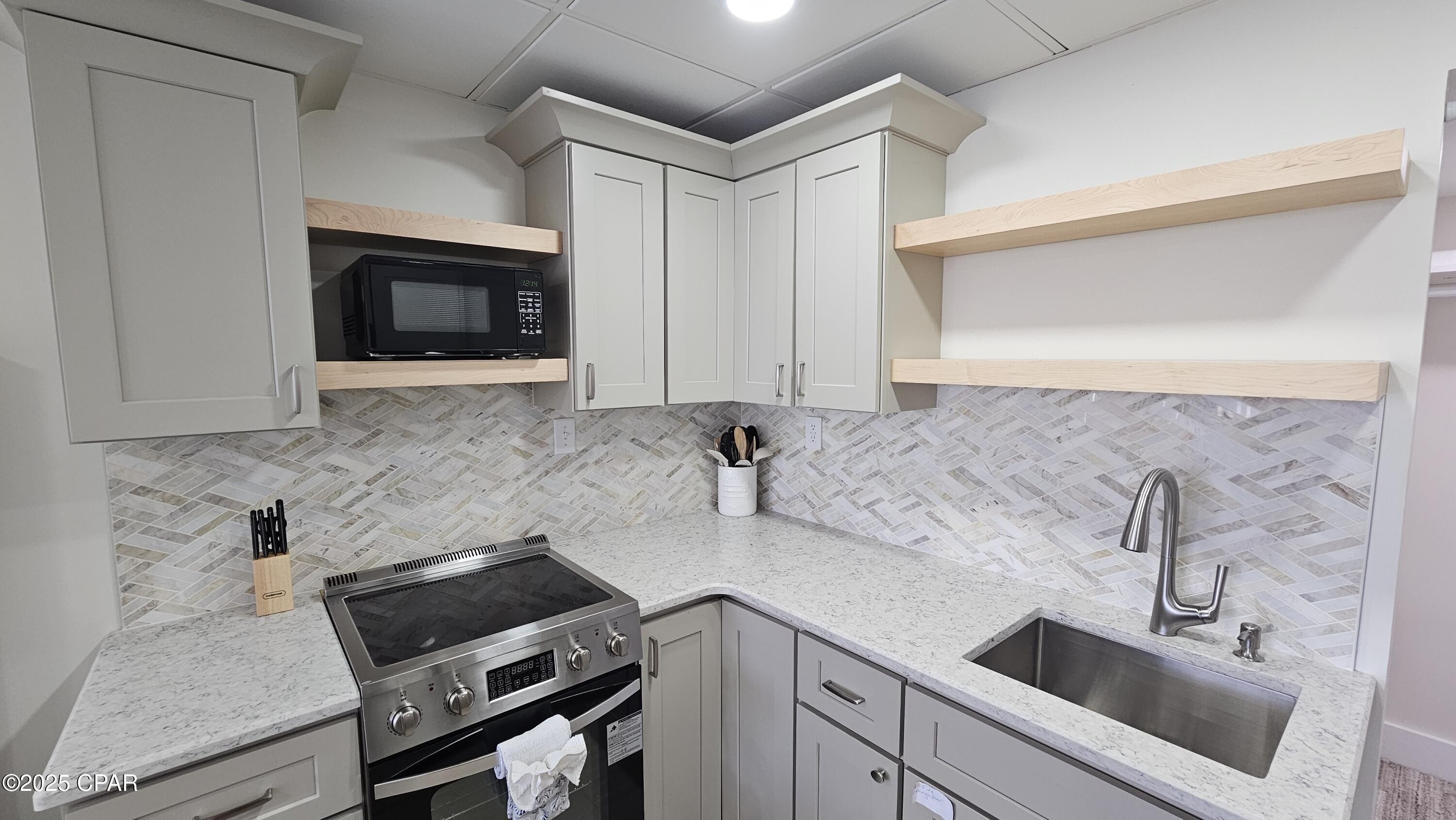 Listing photo id 11 for 14401 Front Beach Road 229