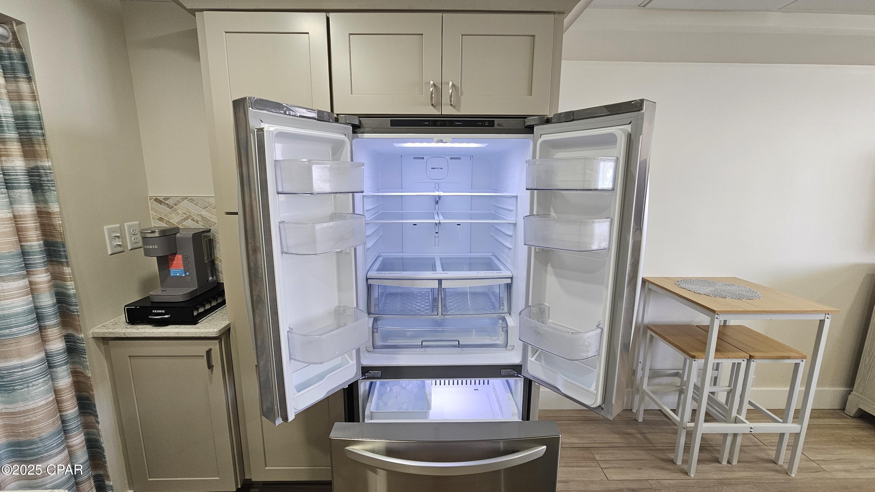 Listing photo id 13 for 14401 Front Beach Road 229