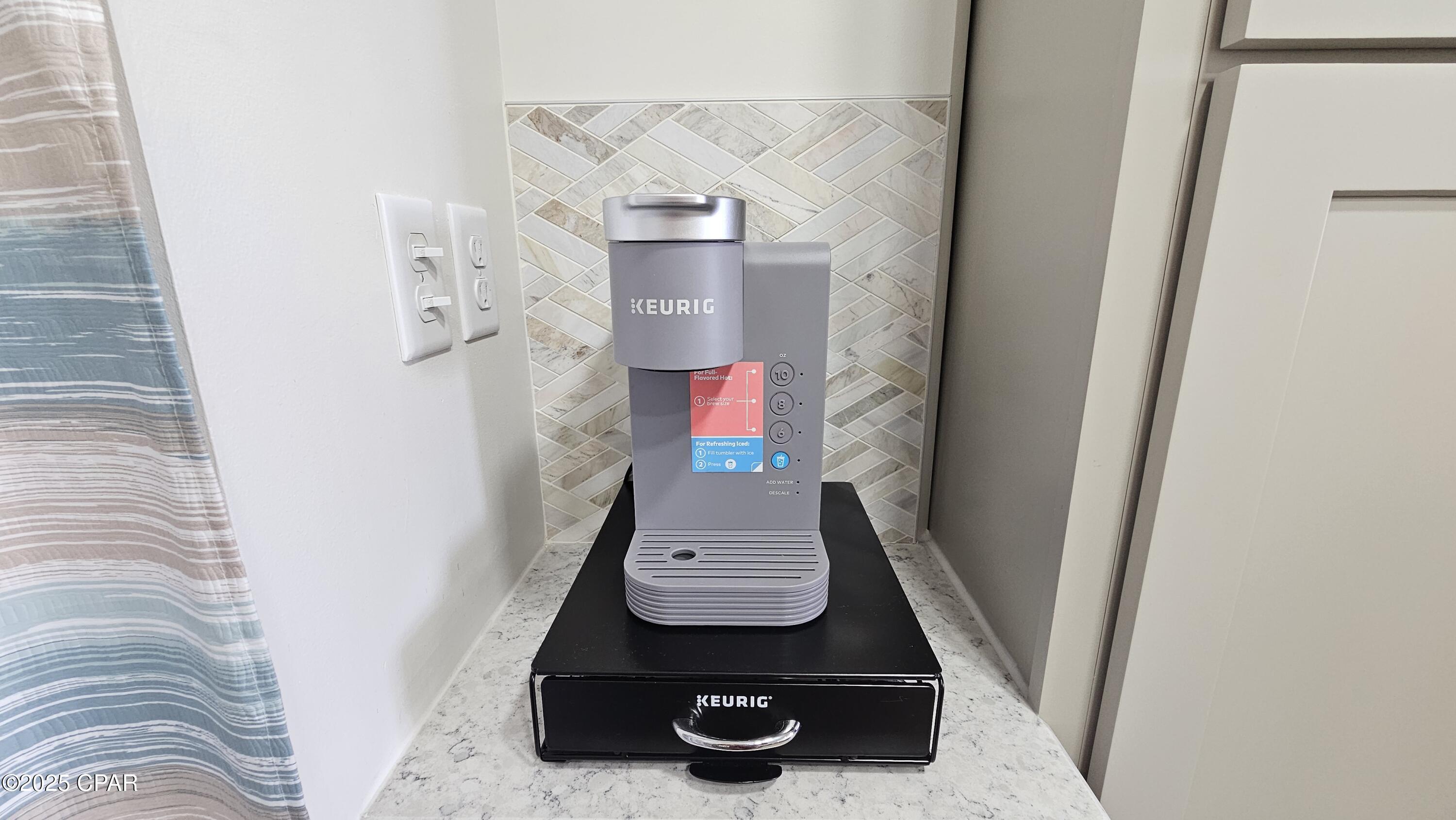 Listing photo id 15 for 14401 Front Beach Road 229