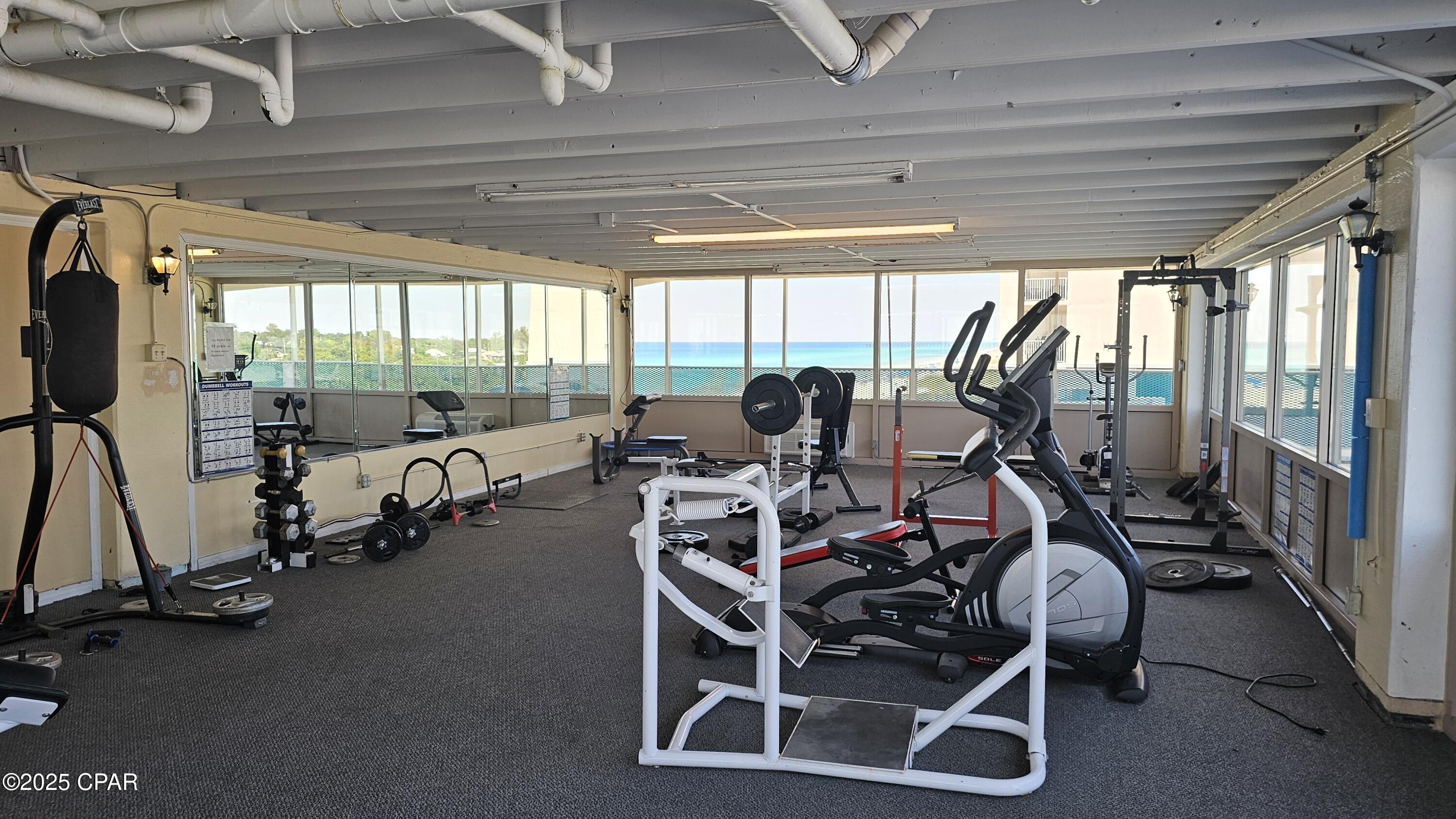 Listing photo id 30 for 14401 Front Beach Road 229