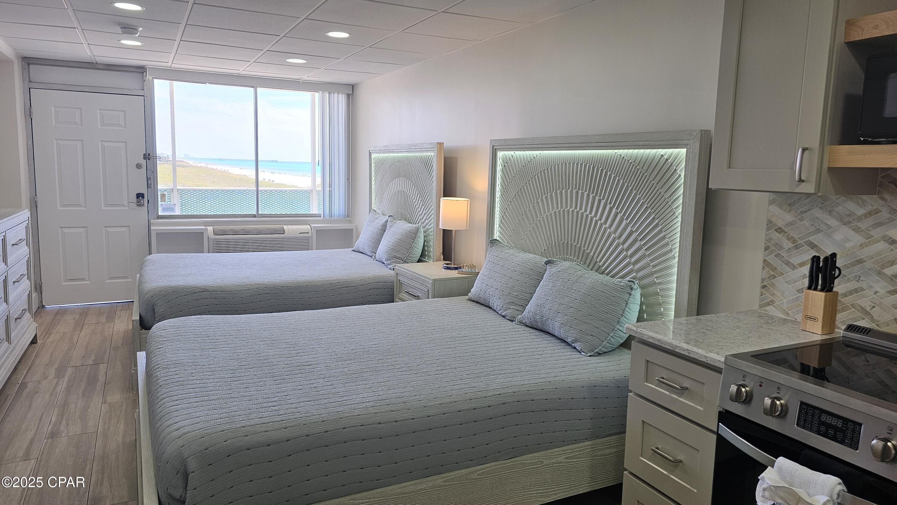 Listing photo id 8 for 14401 Front Beach Road 229