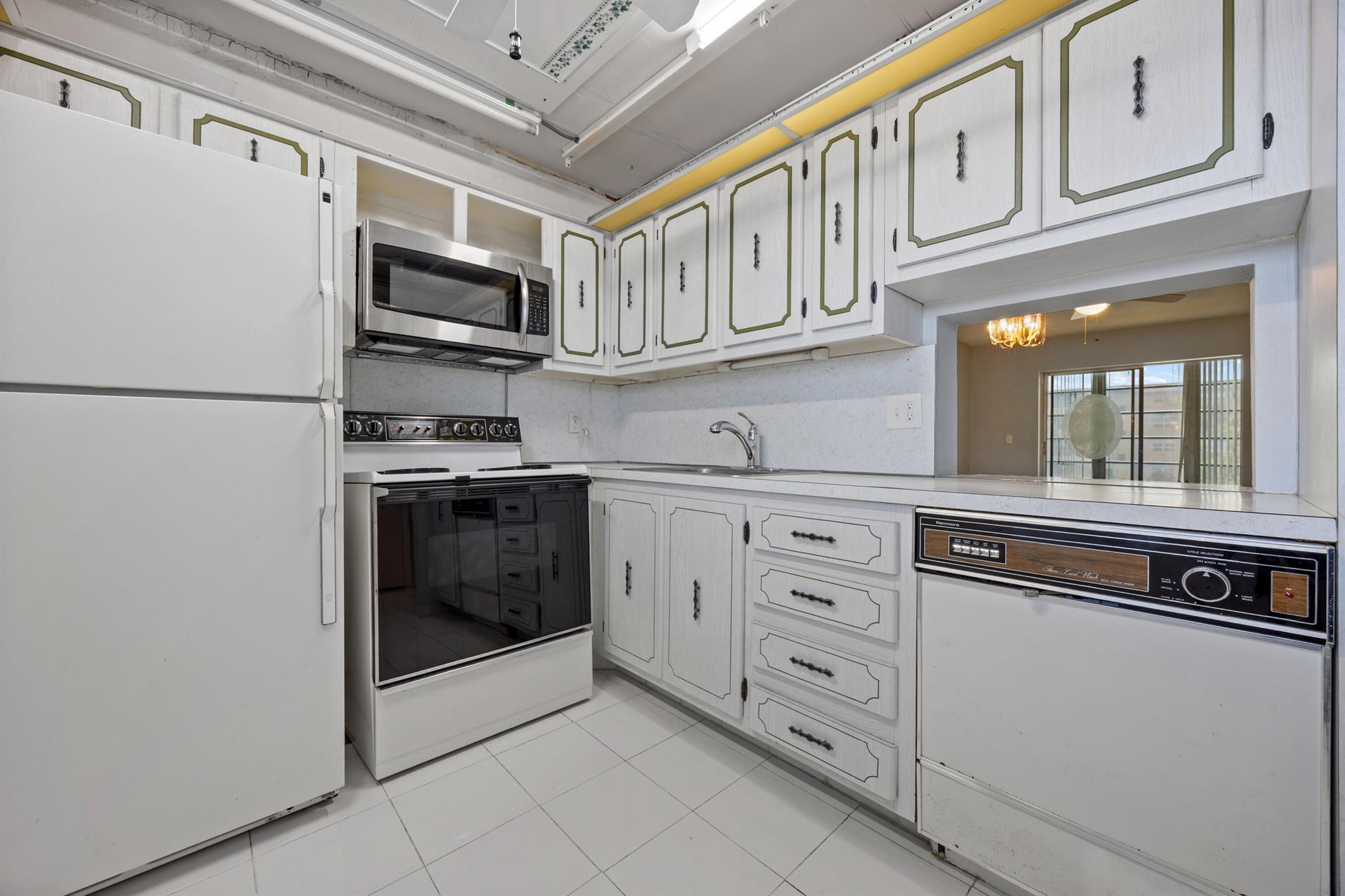 Homes for sale in Boynton Beach, FL | 230 Ne 26Th Avenue #206, Boynton Beach, FL 33435 | MLS# R11126205