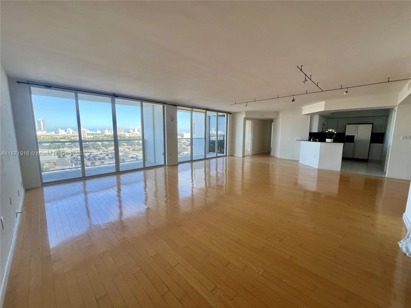 Condo for Sale in Miami Beach, FL