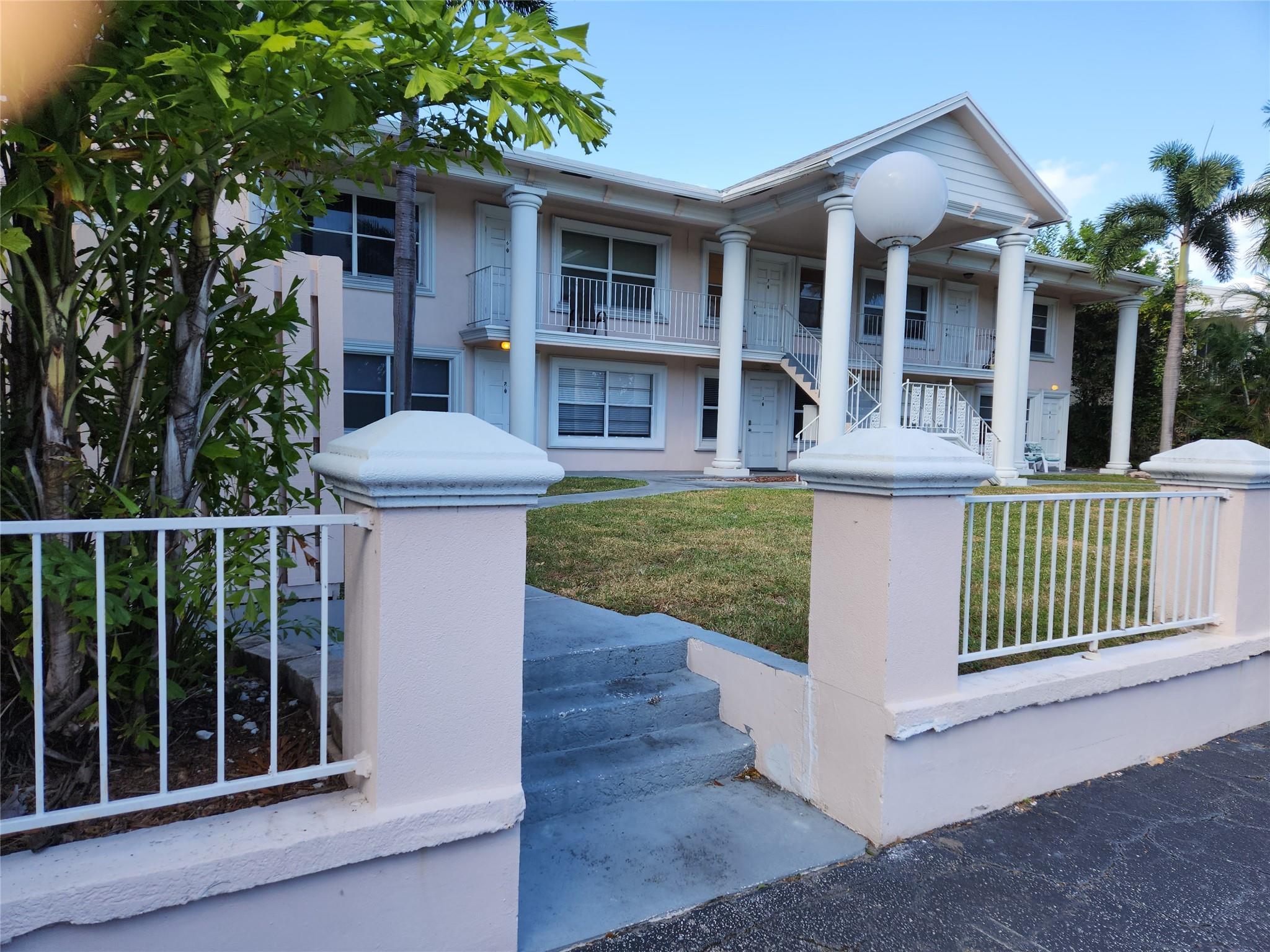 Coral Ridge Landings Cond