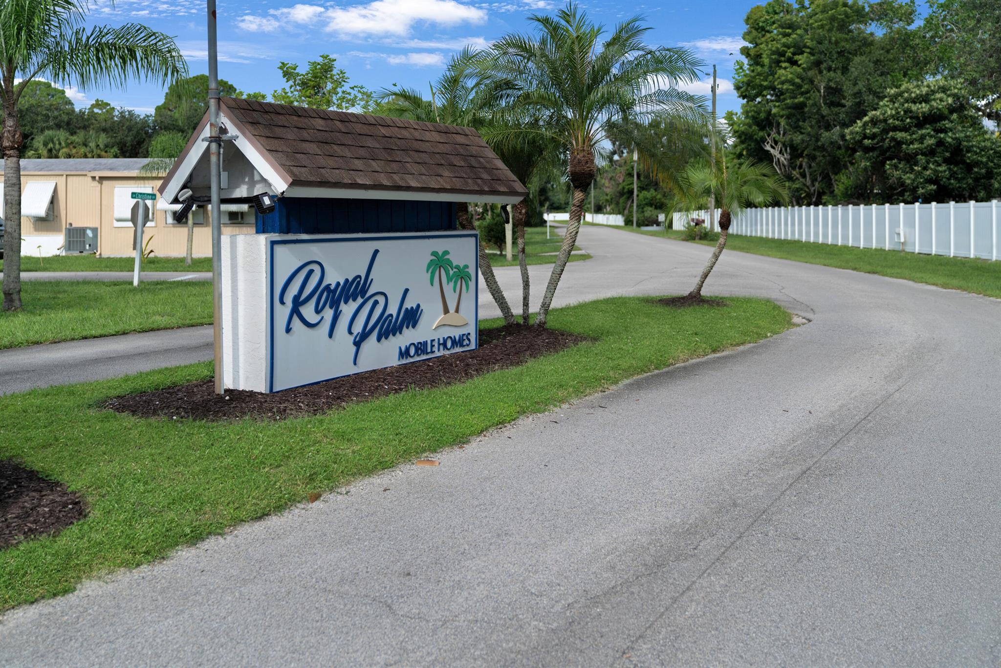 Homes for sale in Stuart, FL | 9273 Sw Mary Dr, Stuart, FL 34997 | MLS# R11126252